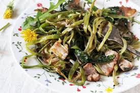 Salade De Pissenlits Au Lard Entrees Recettes Alsace Terroir Salade De Pissenlit Alimentation Salade Au Lard Pissenlit
