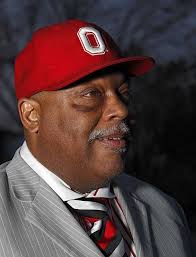 Buck-I-Guy' superfan almost done in by bird while driving