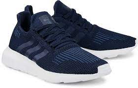 Kein wunder, denn von schlicht über sportlich bis hin zu extravagant gibt. Adidas Originals Sneaker Swift Run Dunkelblau Gortz 46484704