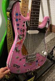 Beabadoobee Electric Guitar Design Guitar Design Cool Guitar