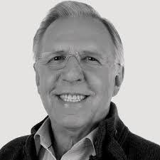 Esmeralda Duque's Instagram, Twitter & Facebook