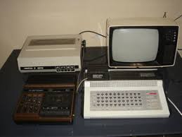 Dieser nahm viel platz ein, benötigte einiges an energie, konnte jedoch eingegebene daten verarbeiten und rechenaufgaben übernehmen. Computer Aus Der Ddr Technik Fur Zu Hause Wissenschaft Ddr Zeitklicks