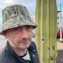 Happy Birthday Stan! Here's some photos of an old fossil, an old anchor and  a bit of a prick… 🤭 And Stan of course. #hats #myrock❤️ #feelinggroovy  #hatsofinstagram #fabulousfifties #birthdayhats #hatslovers #hatstyle #