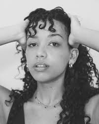 𝐑𝐨𝐛𝐲𝐧 𝐒𝐢𝐦𝐨𝐧