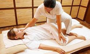 Pin By רומי On בודפשט Thai Massage Shiatsu Massage Massage Girl