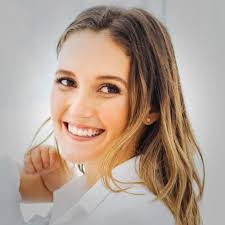 Corina Pena's Instagram, Twitter & Facebook