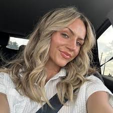 Brooke Ash (@brookeash)