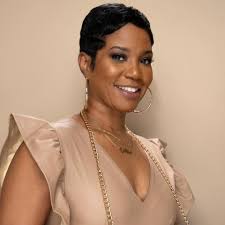 Looks by Lisa Freeman