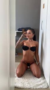 Hi. Guide me here lol :D - Porn Videos & Photos - EroMe