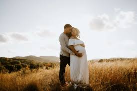There are many options to choose from for a wedding centerpiece—you can dazzle with a towering floral display or keep it simple with a rustic arrangement of foliage. C O U P L E S Wayfarer Photography