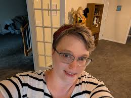 This is a joke. Veterans are being told by a local bowls club not to wear  shirts that say 'Lest We Forget'. Club member David Ashford says the  community is “disgusted.” Listen