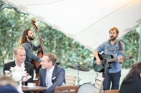 Wir sind ihr professioneller ansprechpartner für musik auf ihrer hochzeitsfeier. Live Band Im Zelt Bei Bridge Studios Berlin Hochzeit C Hochzeit Berlin Www Hochzeitslicht De Hochzeitsfotograf Berlin