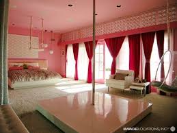 Extremely Colorful Beach House Digsdigs Hot Pink Bedrooms Romantic Bedroom Decor Dance Rooms