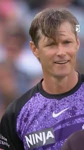 “Feel a little hard done by there.” 😂 On his Hurricanes debut, Cameron  Gannon was happy to give his opinion to the umpire here! #BucketMoment  #BBL14