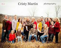 Family Photo Idea 5 Fall Family Photos Extended Family Photos Family Posing