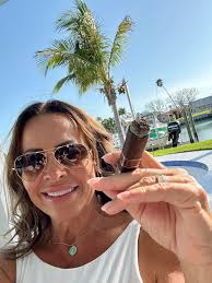 Supper time with dem ole beriled crabs and a Diesel Estili Puro. Dont be a  couyon. Come get sum