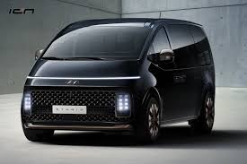 By simply the looks of it, the custo seems to be generations ahead of the carnival, despite the fact that the carnival itself is a fairly new vehicle. Hyundai Staria Engine Details Revealed To Rival Kia Carnival