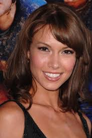 Sarah Larson's Instagram, Twitter & Facebook