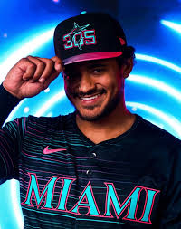 Darrell Sims (@simscasa)