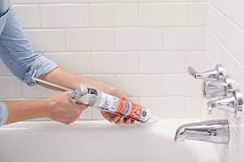 Find the best shower sealant by reading our thorough reviews and learn more about the pros and cons of each product on the market. Bathtub And Shower Caulk Best Types And How To Apply