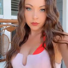 Can someone edit trash cans out of a picture?