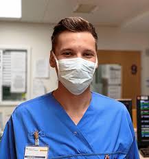 Hochrhein/Lörrach: Junge Pflegekräfte sprechen über Covid-19: „Es ist  besonders schlimm, wenn wir Patienten beatmen müssen, die so alt wie meine  Eltern sind. Oder sogar noch jünger“