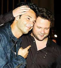 É irmão mais velho de danton mello, também ator. Dose Dupla Rodrigo Santoro E Selton Mello Rodrigo Santoro Selton Mello Dose Dupla