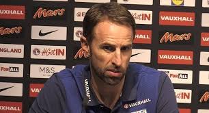 Gareth southgate obe (born 3 september 1970) is an english professional football manager and former player who played as a defender or as a midfielder. Garet Sautgejt Hochetsya Uberech Svoih Podopechnyh Ot Rasizma Futbik Futbik Com