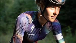 Cross champion, podcast host and backyard bee-keeper, Maghalie Rochette  always lives and rides in full colour. Created in close collaboration with  the queen bee of Canadian cross, the all-new Rochette collection features