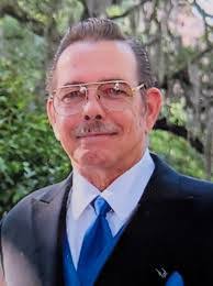 Lottie Carpenter's Instagram, Twitter & Facebook