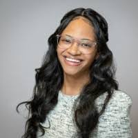 Kimberly Gale's Instagram, Twitter & Facebook