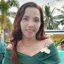 Rose Palos's Instagram, Twitter & Facebook