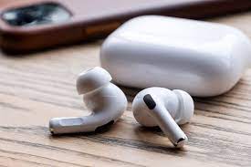 The crackling sound in the ear is experienced by most of the peoples. Apple Will Replace Airpods Pro For Free With Faulty Noise Cancellation Static Or Crackling The Verge