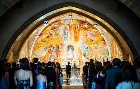 Si hablamos de canciones para entrar en una boda, existen algunas que, pese a estar en inglés, realmente llegan al corazón de quienes las escuchan. Recomendacion De Canciones Para Una Boda Religiosa Bailedenovios