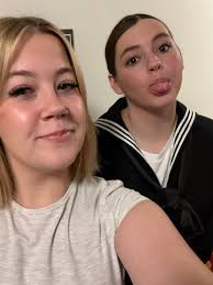 🎓 Today my sister and I graduated! 🎉🎉 If you congratulate us, you will  make us happier than ever! 💖🎄❤️