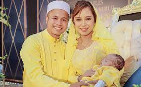 Semoga selamat melayari bahtera perkahwinan dengan. Hafiz Hanya Niat Kongsi Bahagia Iluminasi