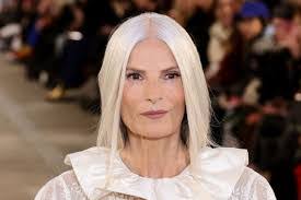 Rachel Waller's Instagram, Twitter & Facebook