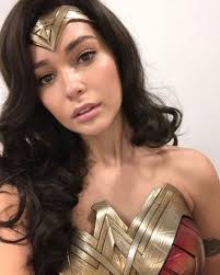 The wonder woman title has been published by dc comics almost continuously except for a brief hiatus in 1986. 10 Potret Caitlin Burles Body Double Gal Gadot Di Wonder Woman 1984 Yang Nggak Kalah Cantik Kapanlagi Com