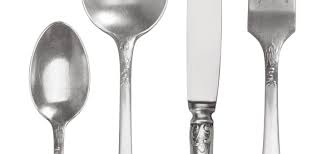 Alufolie Silber Silberbesteck Schnell Und Einfach Reinigen In 2020 Silberbesteck Haushaltsreinigungstipps Besteck