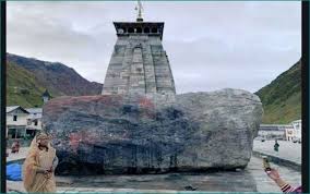 Kēdārnāth mandir (kedarnath temple) is a hindu temple (shrine) dedicated to lord shiva. This Rock Came Amidst A Severe Deluge For Survival Of Kedarnath Temple Newstrack English 1