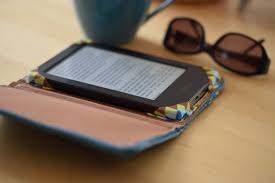 Dieser variable einband lässt sich für unterschiedlich dicke bücher verwenden. Ebook Reader Hulle Selber Nahen