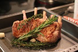 Gebratene Lammkrone Mit Aligot Ratatouille Bine Kocht Lebensmittel Essen Essen Und Trinken Essen