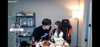 최근 아프리카 몸매 1타 등극한 여캠. í¬ëª¨ìŠ¤ ìŠ¤íƒ€íŒ ì¼€ì´ ê¹€íƒìš© ì—¬ìº ì´ëž' í‚¤ìŠ¤ Mp4