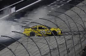 During the race, kevin harvick fell two laps down after a flat tire and kyle busch finished last after hitting the wall. 2015 Nascar Sprint Cup Series Stock Car Racing Wiki Fandom