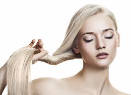 La tiktoker @audreyvictoria_ è diventata virale per un segreto su come avere capelli lucidissimi, quasi luccicanti, facendo il solito . Come Avere Capelli Lucidi E Morbidi