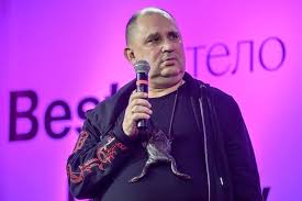 Андрей трубников родом из ташкента, 12 лет учился в мгимо и занимался бизнесом. 10cqc57phyx Um