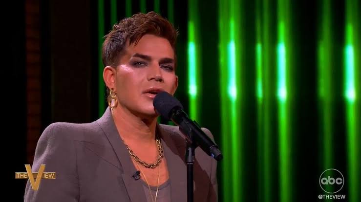 adaml daily on X: "🎥| @adamlambert singing I Don't Care ...