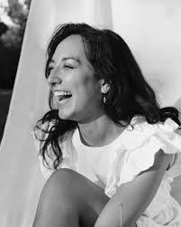 Heute ist mein 5-Jähriges Jubiläum als Paartherapeutin 🤍 Wenn ich  zurückblicke, bin ich stolz und dankbar und glücklich, denn ... ... Ich  durfte so, so, sooooo viele tolle Menschen begleiten & so