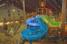 Indoor Waterparks In Upstate Ny 5 Places To Go For Warm Winter Fun Indoor Waterpark Water Park Lake George