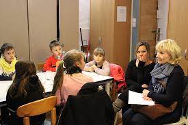 Der religionsunterricht in der grundstufe beschäftig sich mit dem, was das sperrige wort weltanschauung meint, nämlich mit dem betrachten der welt. Schuler Der Gemeinschaftsschule Campus Efeuweg Laufen Fur Uns Kinderhilfe E V